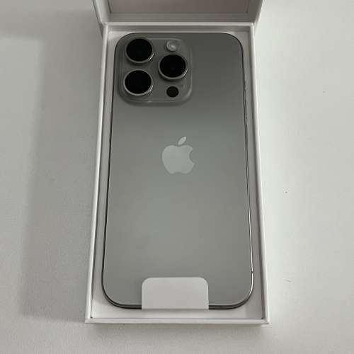 100％全新 15 pro 128GB 原色 （香港行貨）