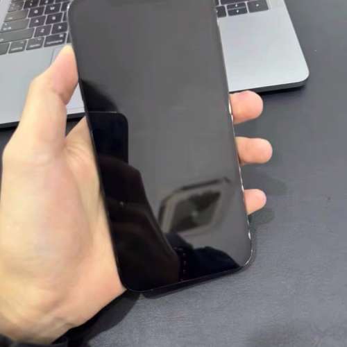 Apple iPhone 13 Pro 1TB， 6.1寸大螢幕，電池效能90 ％，功能全部正常運作，已貼貴...