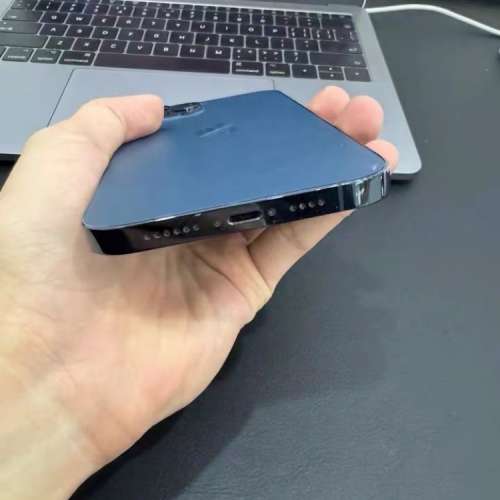 Apple iPhone 13 Pro 1TB， 6.1寸大螢幕，電池效能90 ％，功能全部正常運作，已貼貴...