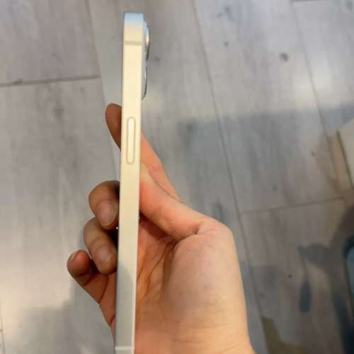 Apple iPhone 13 512G  5G 功能全部正常運作，電池效能100 %，電池良好，已貼貴價玻...