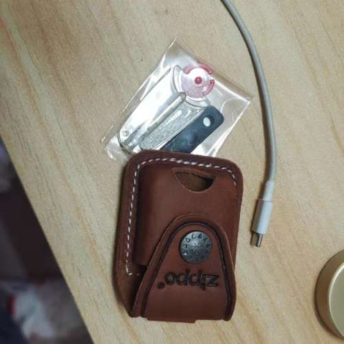 Zippo真皮正板皮套， whatsapp 6153 3528