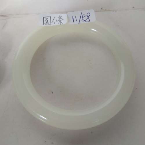 俄羅斯白玉手鐲/手串。圓滑好水頭。單隻180元，一手四隻共售500元。no.A7.5.24