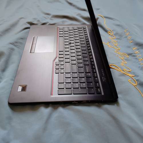 Fujitsu U758 15.6 inch laptop computer i7
