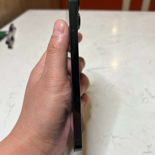 Apple iPhone 13 Pro Max 1TB， 6.7寸大螢幕，電池效能100 ％，功能全部正常運作，...