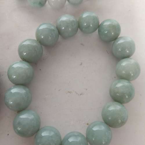 翡翠A玉13mm珠手串圓滑好水頭，單一條200元。一手四條共售500元。no.A8.5.24