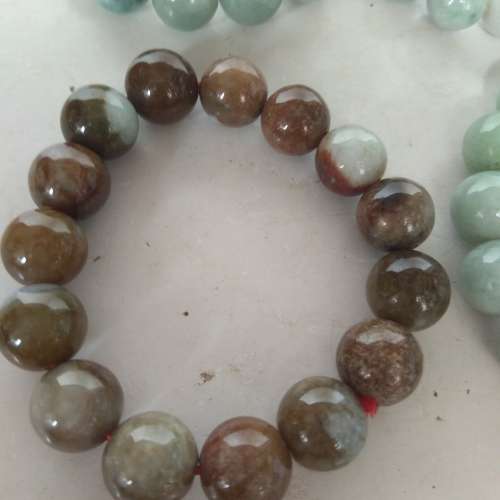 翡翠A玉13mm珠手串圓滑好水頭，單一條200元。一手四條共售500元。no.A8.5.24