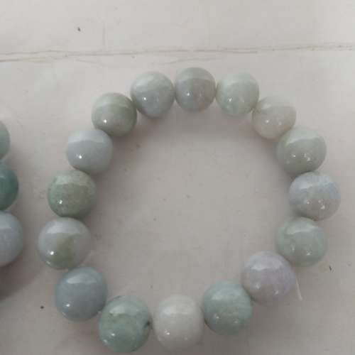 翡翠A玉13mm珠手串圓滑好水頭，單一條200元。一手四條共售500元。no.A8.5.24