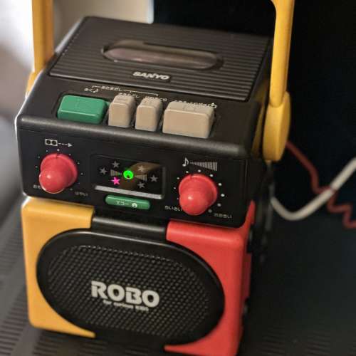 出售sanyo robo-5 cassette播放機一部，100%正常，外觀95%新，罕有，有意請pm我，謝謝