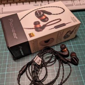 Pioneer SE-CH9T earphones