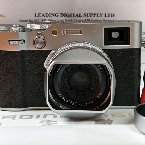 Fujifilm X100 VI ，銀色，有水鋪單，3/21買