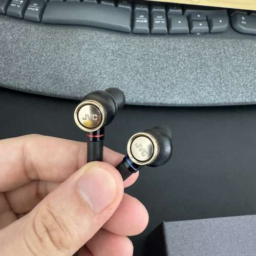 JVC HA-FW1800 木製入耳式耳機