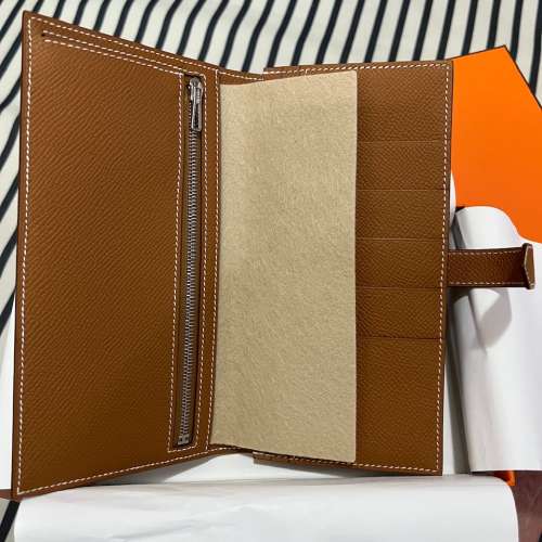 Herm&egrave;s 愛馬士 Gold Bearn Wallet, 2024