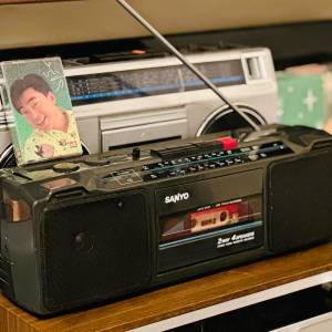 出售三洋boombox,收音機播帶正常，靚聲，早2個月已換cassette皮帶，外觀接近九成新...