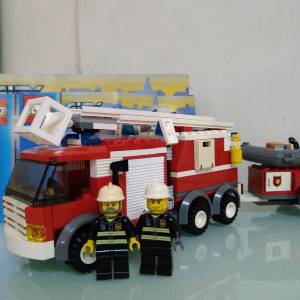 LEGO 7239 （2005）Fire Truck (已砌）