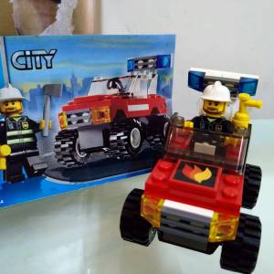 Lego 7241 （2005）Fire Car （已砌）