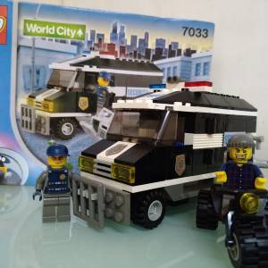 Lego 7033 World City Police and Rescue Armoured Car (已砌）