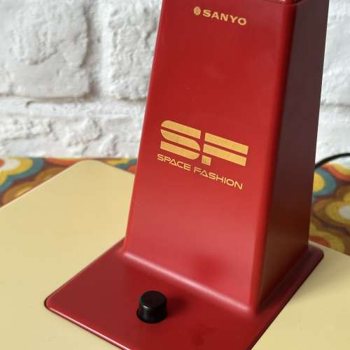 出售 昭和時期 vintage SANYO 三洋座枱燈一箋，100%正常，整體九成新，款式經典，有...