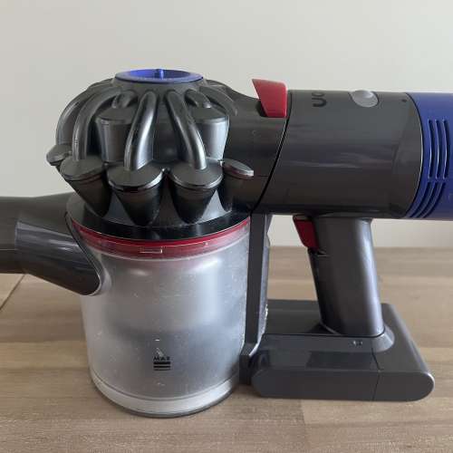 Dyson v7 Fluffy+