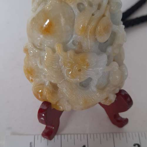 翡翠A玉吊墜，亦可作手把件/擺件用，雙面雕刻，好工好水頭。單件六百八十元，兩件一...