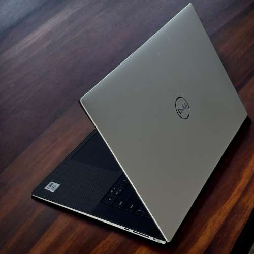 Dell XPS 15 i7-10/64/2T/1650/Touch 4K