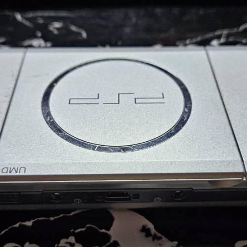 PSP 2000 連8GB Memory Stick同USB叉電線