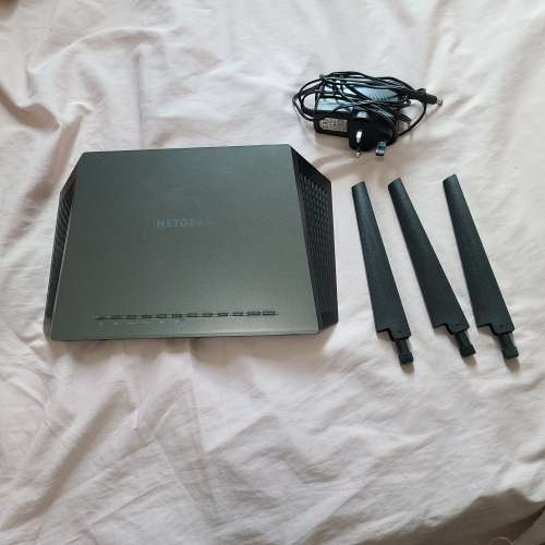 NetgearNighthawkWifiRouter AC1900 Model R7000