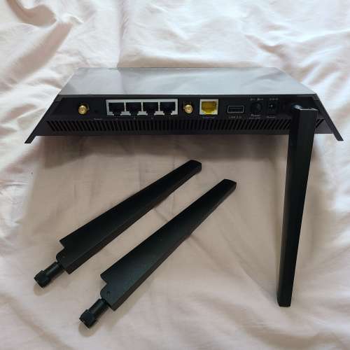 NetgearNighthawkWifiRouter AC1900 Model R7000