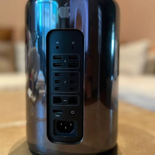 Apple MacPro 6.1 E5 3.5GHz 6C 32GB Ram 1TB SSD AMD FirePro D500 OSX