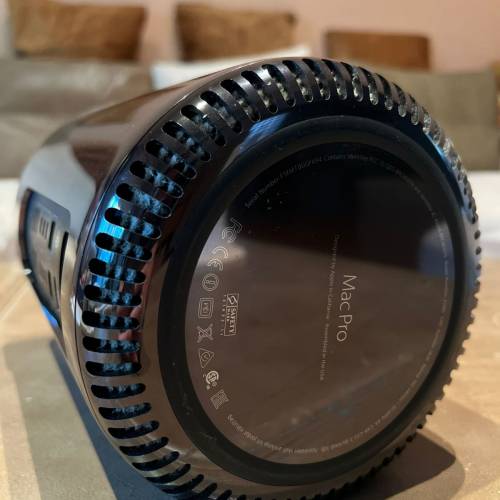 Apple MacPro 6.1 E5 3.5GHz 6C 32GB Ram 1TB SSD AMD FirePro D500 OSX