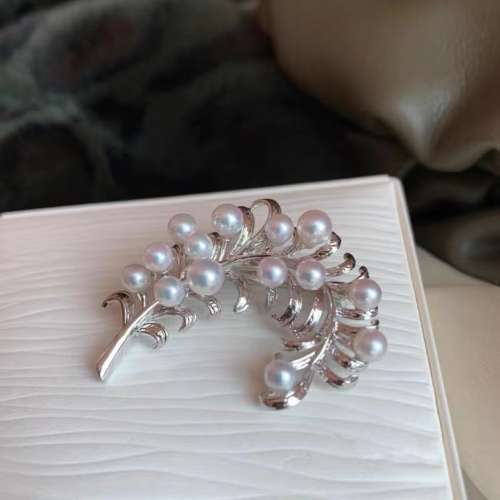 明星同款羽毛淡水珍珠胸针！男女均可佩戴！