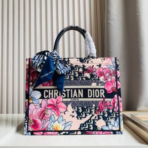 Dior 新款包包 超大容量 size：41cm