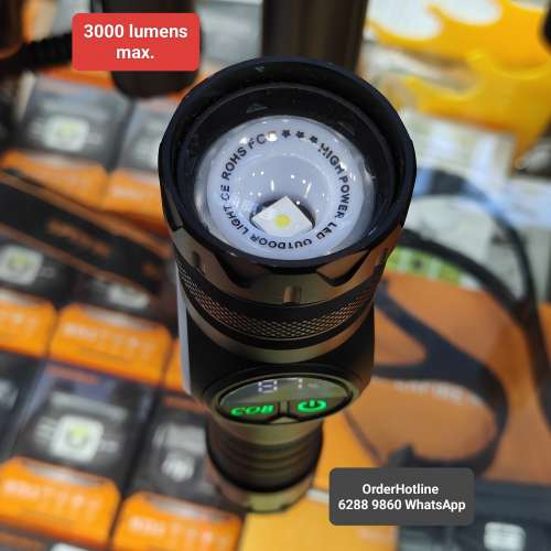 強光電筒工作燈3000流明. Flashlight 🔦 Torch. Rechargeable via USB-C