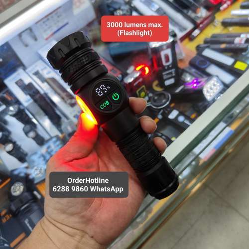 強光電筒工作燈3000流明. Flashlight 🔦 Torch. Rechargeable via USB-C