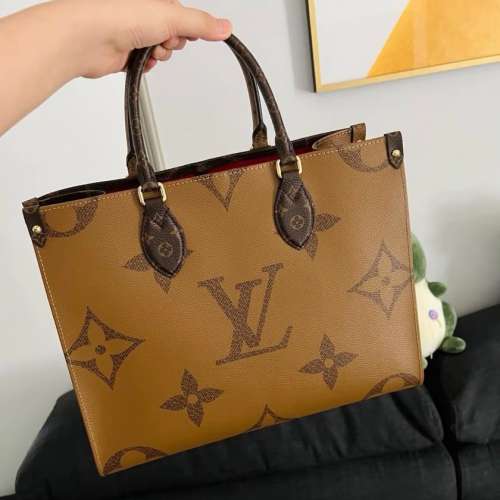 女士高檔包包 LV Onthego 中號手袋/肩包/斜挎包 M45321 頂級