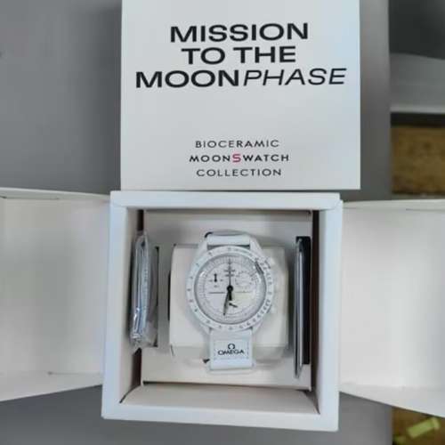 Omega X Swatch -Snoopy watch white