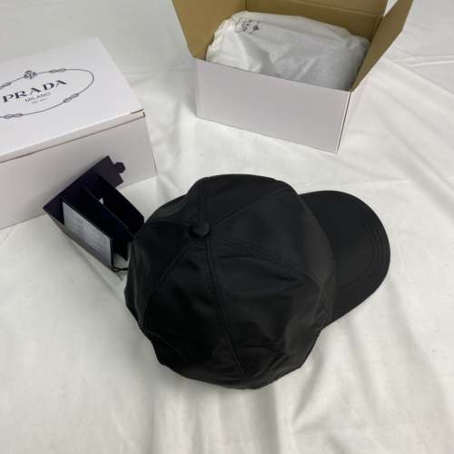 PRADA普拉达 花标logo 鸭舌帽 女款 黑色