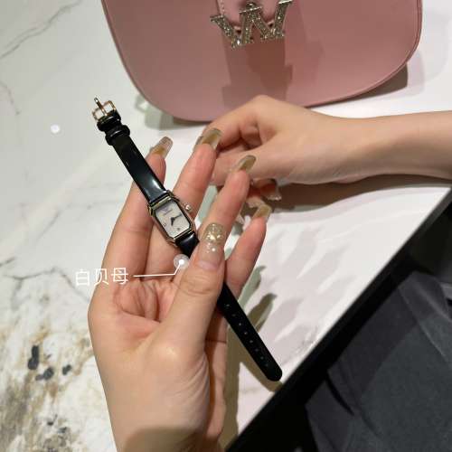 女士名牌手錶-最新阿瑪尼方形小錶盤手錶