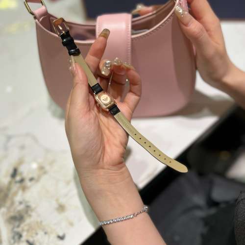 女士名牌手錶-最新阿瑪尼方形小錶盤手錶