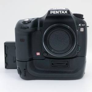 99% New Pentax K10D CCD DSLR單鏡反光相機連電池手柄, 深水埗門市可購買