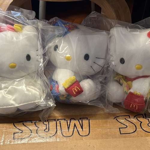 麥當勞Hello Kitty 1999年各種服裝