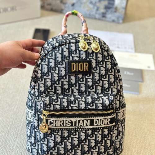 Dior camp雙肩包，隨性精緻，超級心動了今年 今年的新款真的非常好看