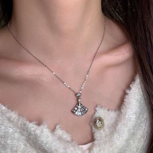 莫桑鑽小裙子設計項鍊