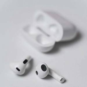 Apple Air第四代搭配閃電充電盒真無線藍牙耳機