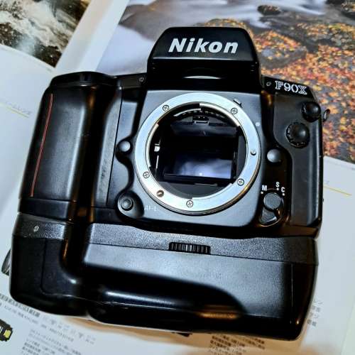 NIKON F-90X 菲林相機連原廠MB-10直倒