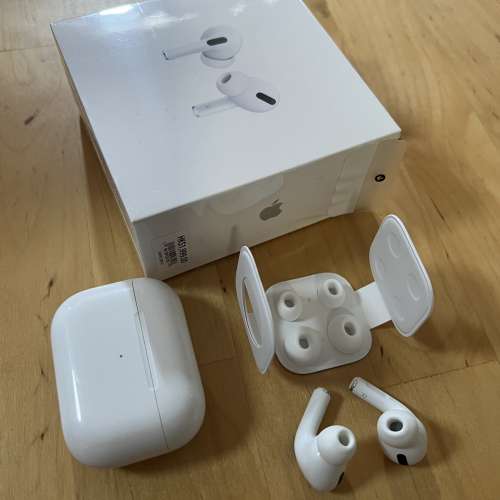 AirPods Pro, 95% new in box. Hong goods.