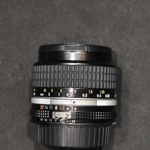 Nikon 35/2.8 AIS
