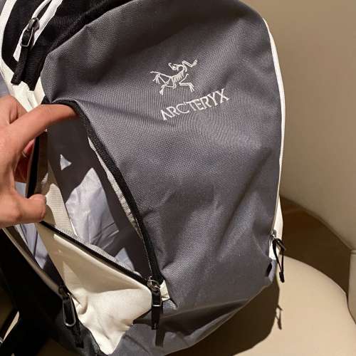 「始祖鳥 x Beams」限定‼時髦人背時髦包！