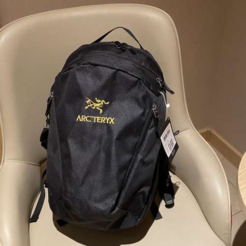 「始祖鳥 x Beams」限定‼時髦人背時髦包！