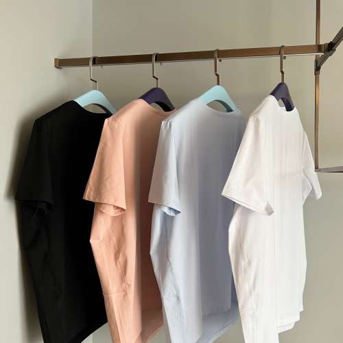 【back in action龜背短袖】顏色：黑色/白色/藍色亞麻/粉紅粘土