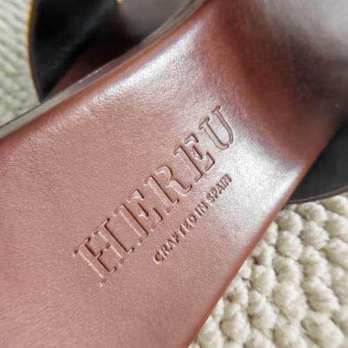 HEREU 編織球夾腳平底一字拖鞋